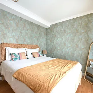With Private Terrace & Car Garage Apartment Lisbon